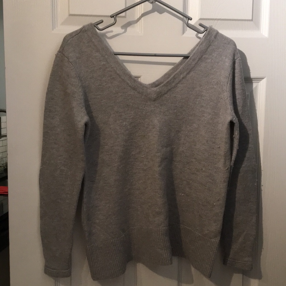 Grey sweatshirt